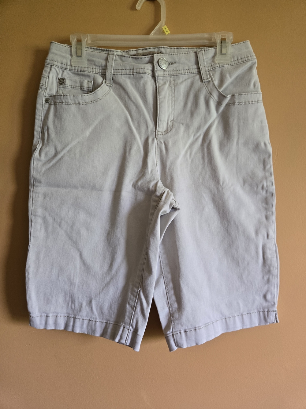 NW Vintage America Knee-Length Off-white Shorts, 8